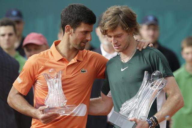 让运动员们 让运动员们